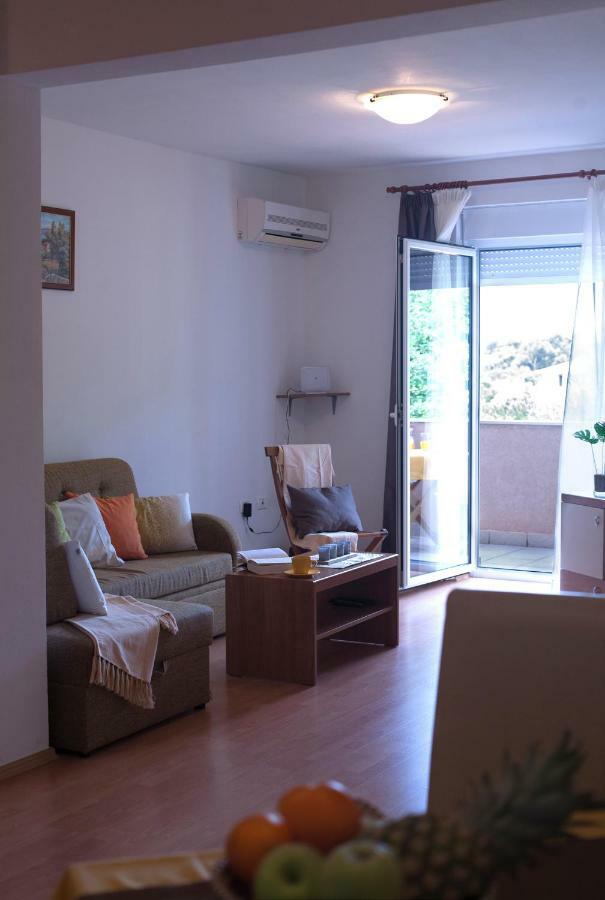 Apartment Helga Ližnjan Exteriör bild