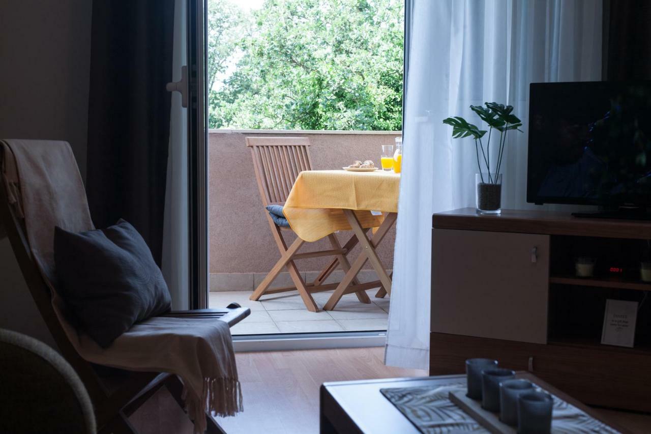 Apartment Helga Ližnjan Exteriör bild