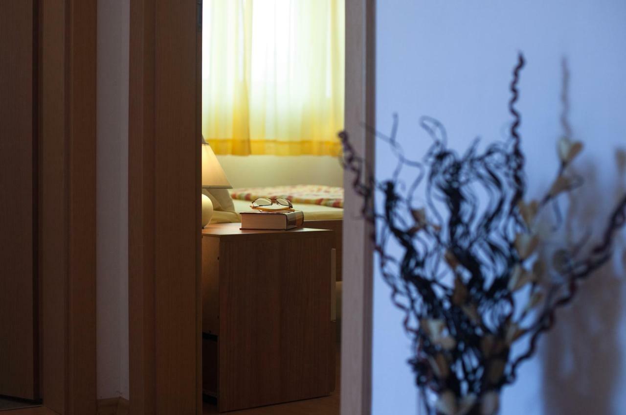 Apartment Helga Ližnjan Exteriör bild