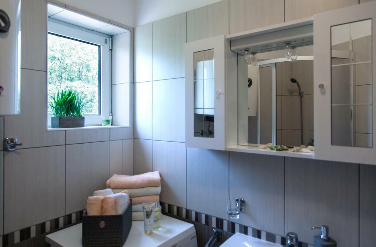Apartment Helga Ližnjan Exteriör bild